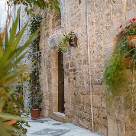 La Piccola Torre Hotell Bisceglie Exteriör bild
