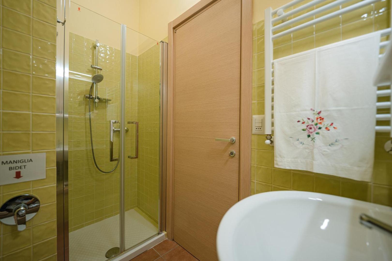 La Piccola Torre Hotell Bisceglie Rum bild